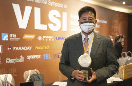 leyu官网光电董事长彭双浪荣获潘文渊文教基金会 ERSO Award
